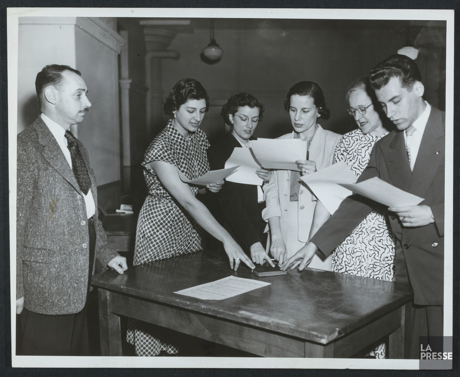 Personnel de bureau de recensement, Montréal, 7 juin 1951, Fonds La Presse, BAnQ, P833,S4,D1674.